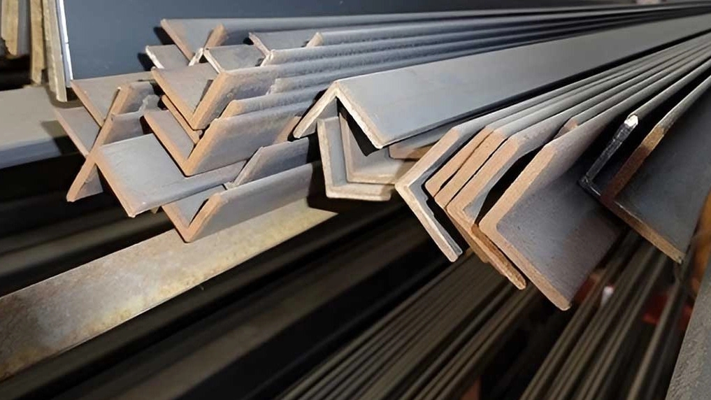 Brilliant iron shop, sale of corner and shield iron in Gachsaran