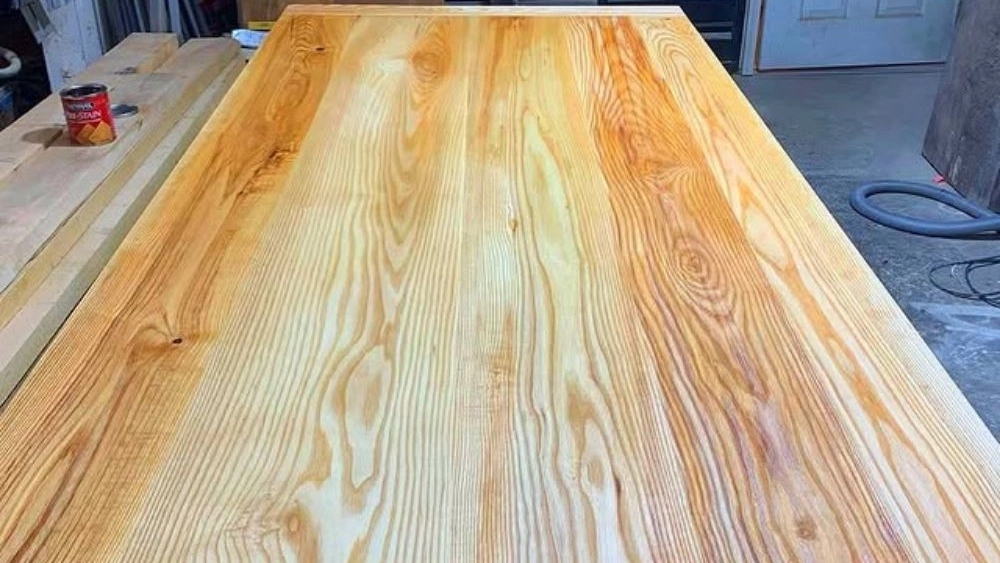 Mehr Pervar Isfahan wood painting workshop, implementation of anti-theft room door paint