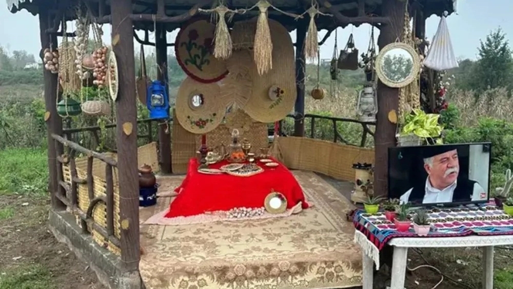Mah Bano mat weaving gallery, manufacture and sale of Zanbil table mats in Bandar Anzali