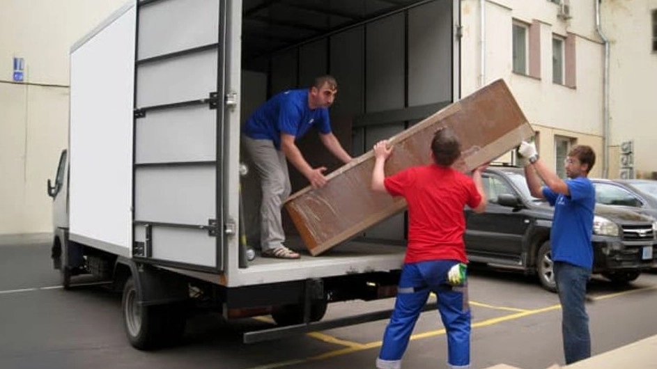 Accommodation, freight and auto transport of furniture in the cities of Tehran
