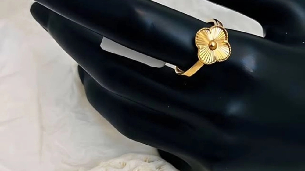 Babadi Gold Gallery, sale of bridal gold service and engagement rings in Ahvaz