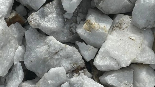Buying and selling Hamadan silica, the best silica stone from the mining capital of Iran