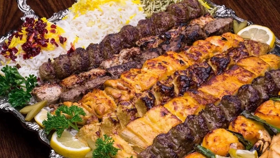 Haft Khan restaurant, serving a variety of Iranian and traditional food in Semnan
