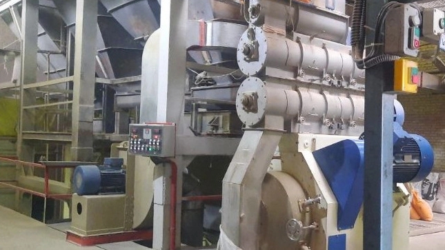 Raham Machinery Manufacturing, production of livestock and poultry feed machinery in Tehran