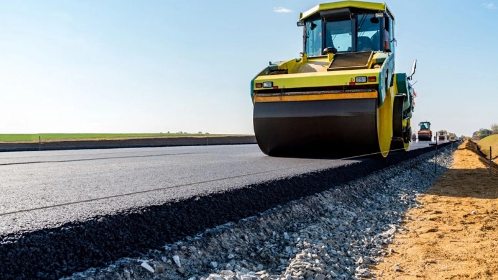 Milan contracting, implementation of asphalt and isogam in Urmia