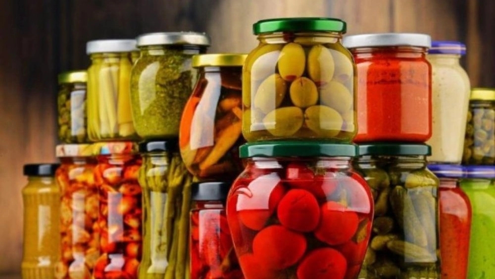 C Perc Food, selling all kinds of pickles and pickles in bulk vinegar in Hamedan