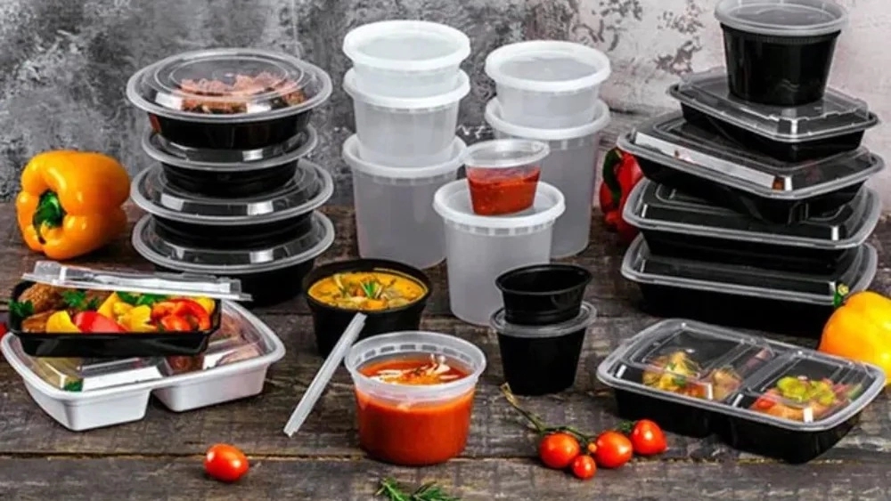 Roskap factory, production of aluminum and plastic disposable containers in Tehran