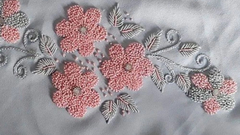 ruby production, bead embroidery and painting on fabric in Ghaem Shahr