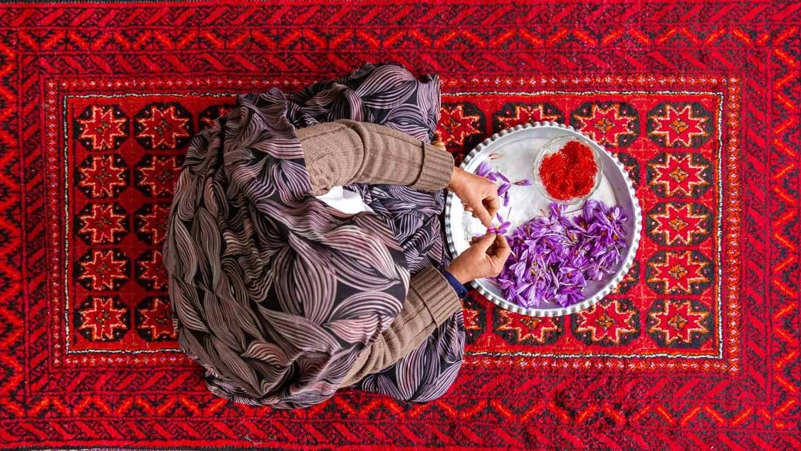 Negin Kimia production, packaging and sales of saffron and rose water in Shahroud, Mashhad