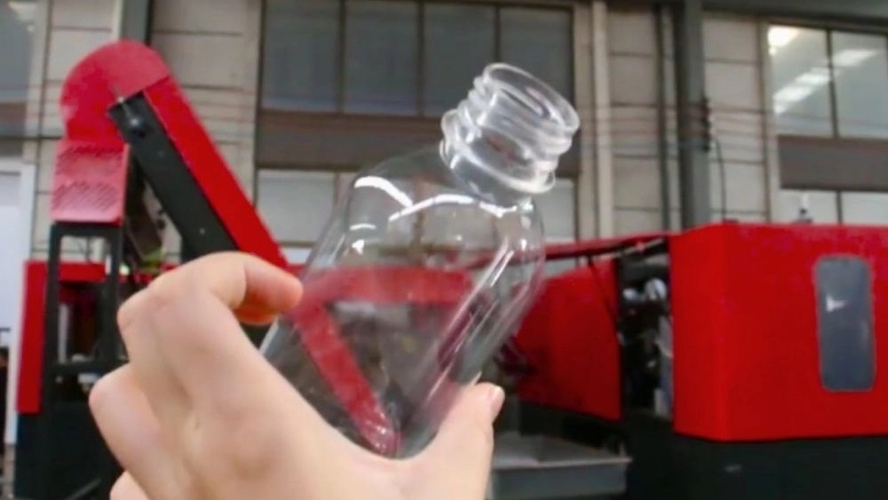The advantages of using the PET blowing machine in the production of PET bottles in Tehran