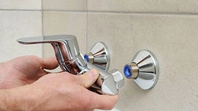 Installation of commercial and office faucet equipment in Fars
