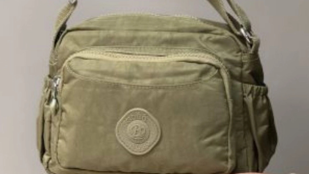 Dudley Kyot, selling all kinds of women's and men's bags in Qazvin