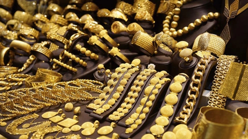 Lama Gold Gallery, selling 18 carat gold in Ardabil