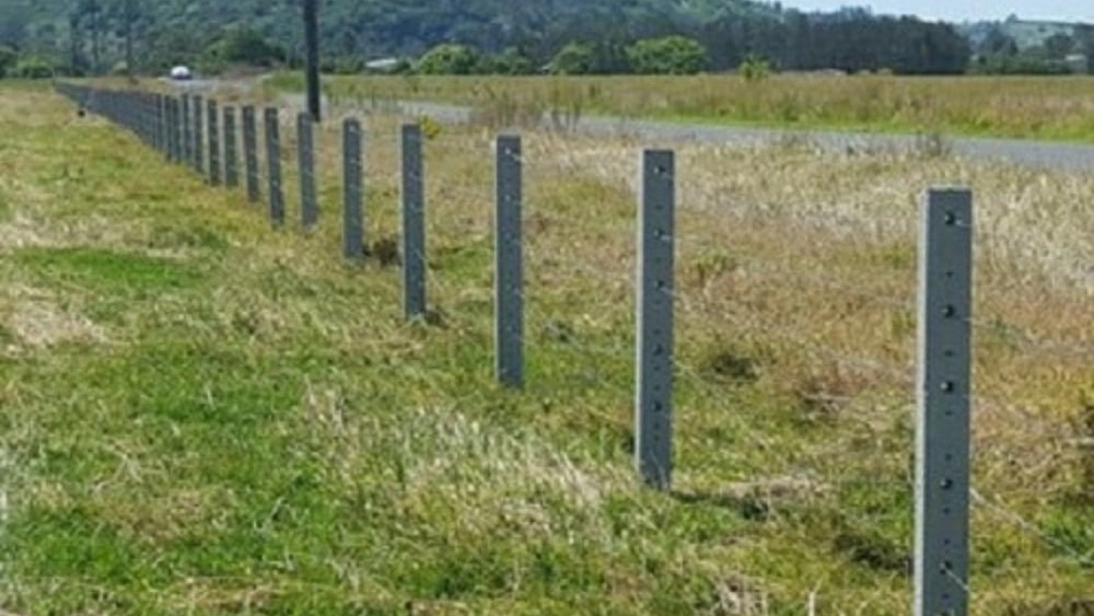 Leading production, production of metal and concrete base fence in Torbat Heydarieh