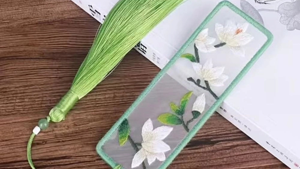 Meriatot Gallery, design and embroidery of cookbooks, bookmarks and tote bags in Qazvin