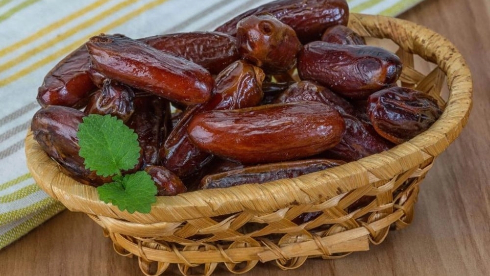 Zarin Bom Trading Company, supplier of dates in Tehran