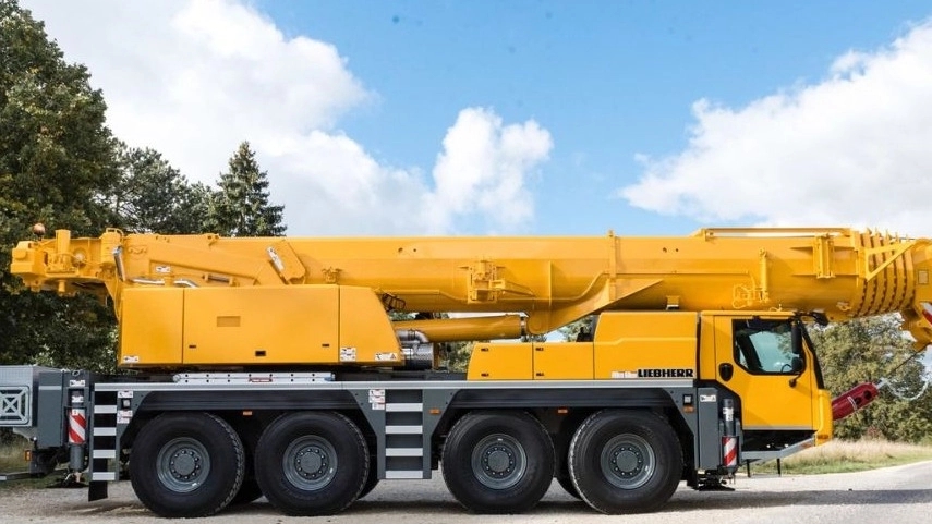 Heavy crane rental in Ahvaz