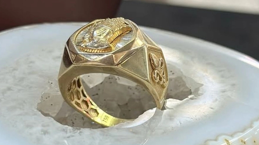Saba Gold Gallery, selling melted gold in Tabriz