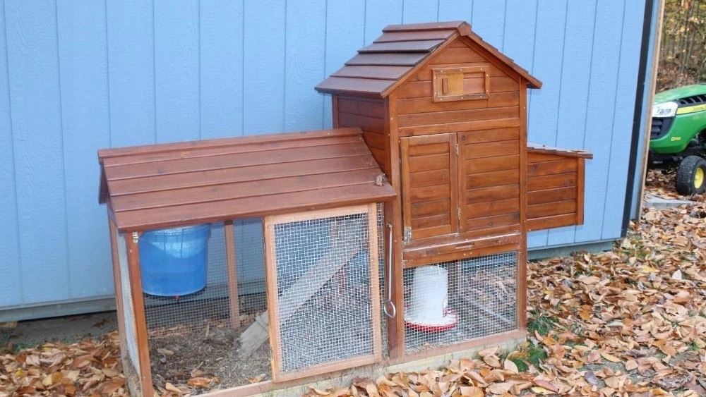 Khazari wood workshop, selling all kinds of wooden cages in Bukan