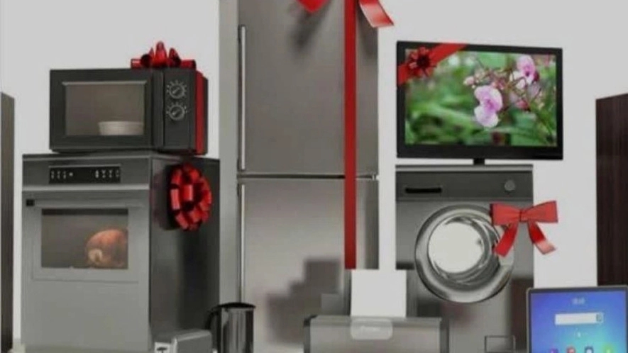 Samsari Rezabi, selling home appliances in Chalus