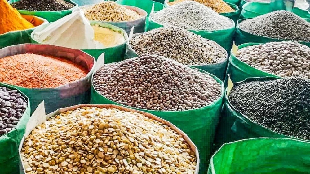 Khokhbar Omid, selling nuts, beans and spices in Karaj