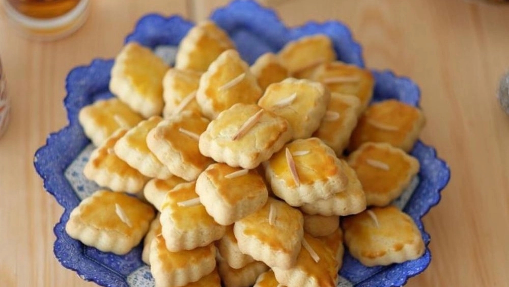 Baba Ali bakery, production and sales of Korean and homemade Danish sweets in Isfahan