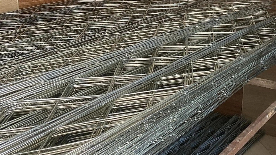 Milad construction supplies, sale of wallpaper parts and clamps and hooks in Arak