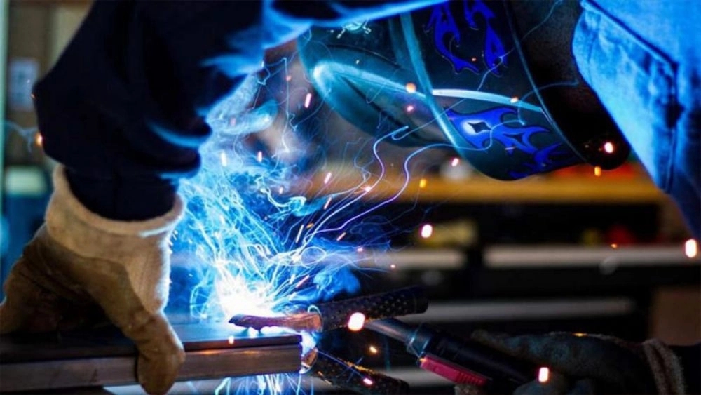 Hemmati welding, construction of all kinds of metal frames and roofs in Zanjan