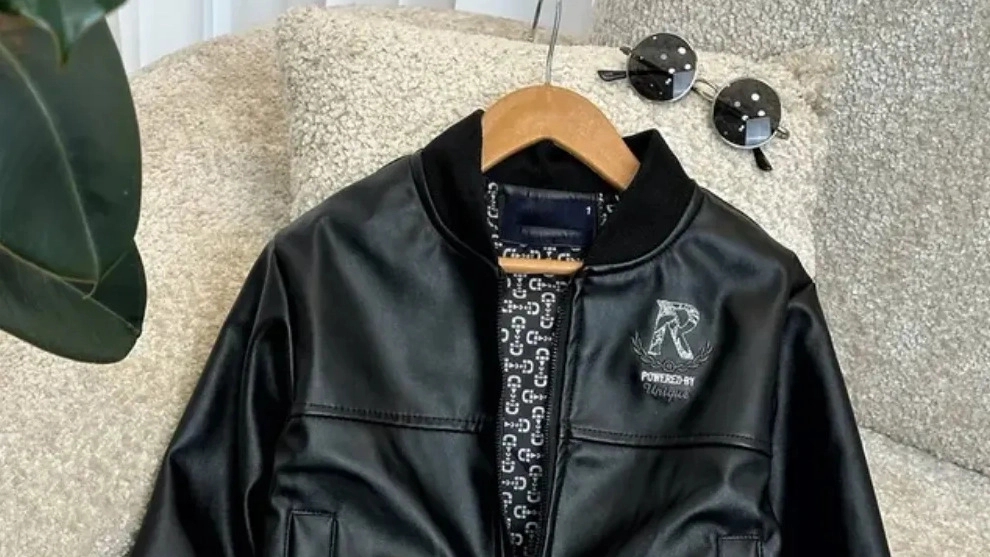 Nazgol online shop, selling children's clothes in Astana Ashrafieh