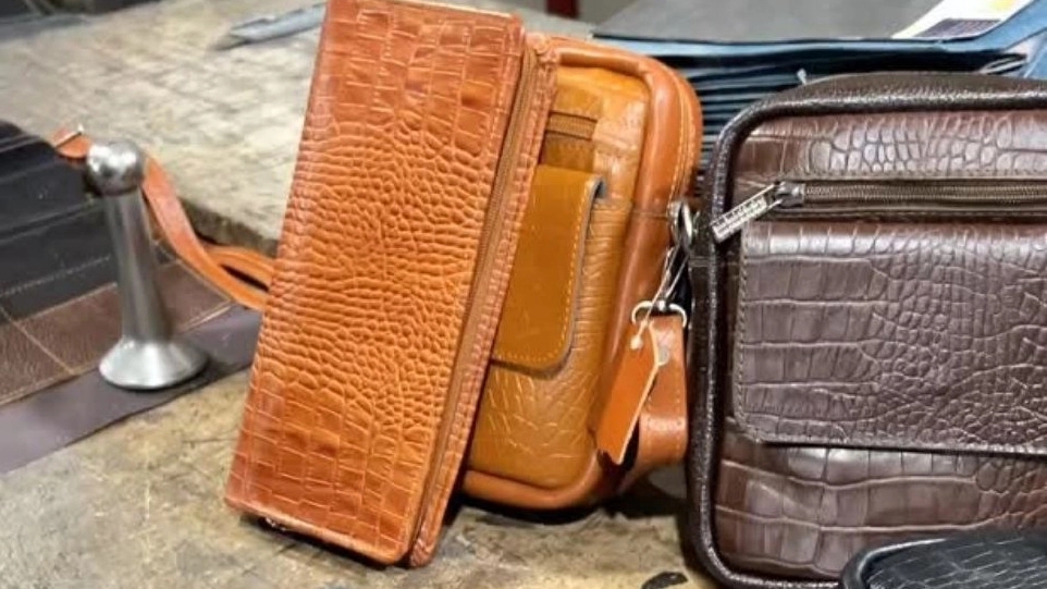 Maher leather workshop, producing and selling all kinds of office bags in Tehran