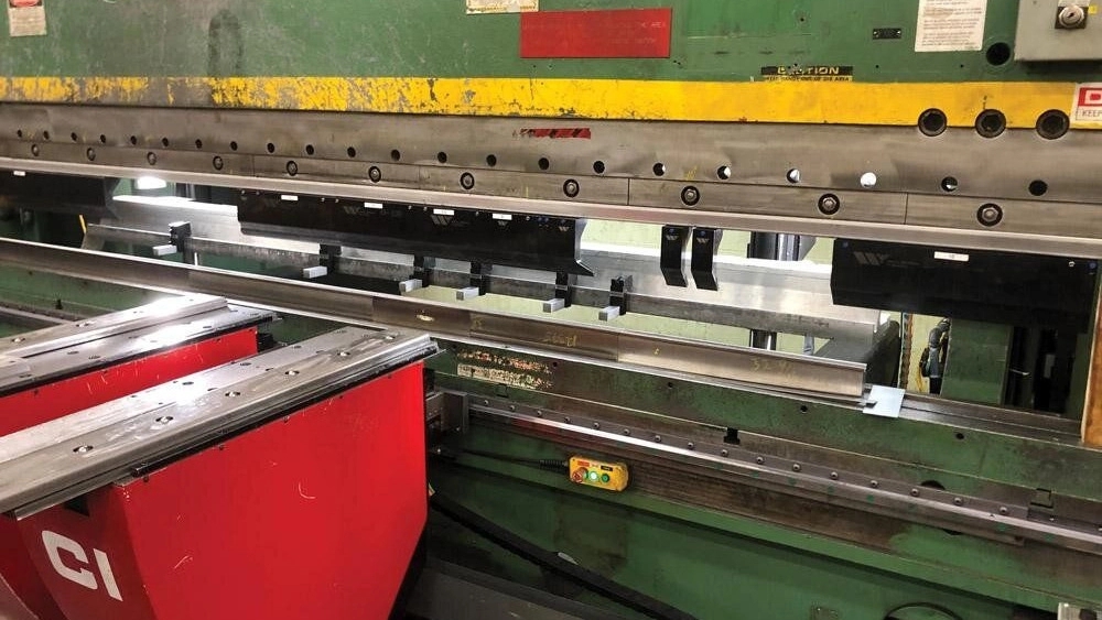 Diagnosing and repairing impact press hydraulic system