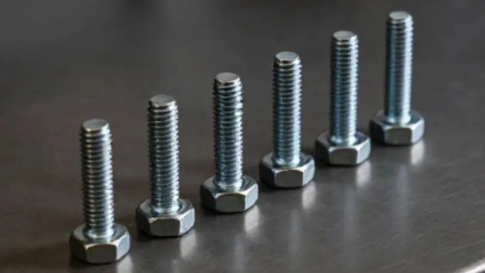 Buying industrial hex screws at a reasonable price in Armin store