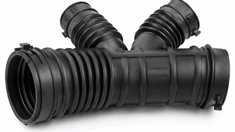 New and stock Nissan double hose pipe with guarantee of authenticity in Isfahan