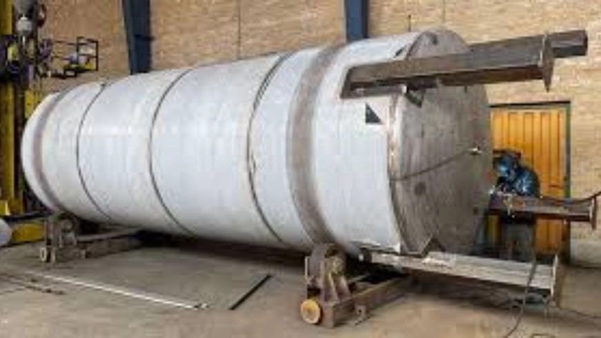 Ordering the production of a tanker with desired dimensions from Ardabil Five Star Factory
