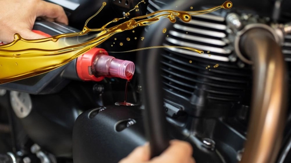 Azarpaya company is a supplier of two-stroke engine oil for electric motors in Tehran