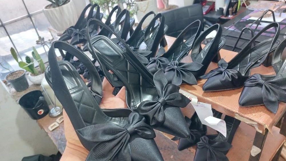 Duel shoes production, wholesale sale of women's dress shoes in Hamedan