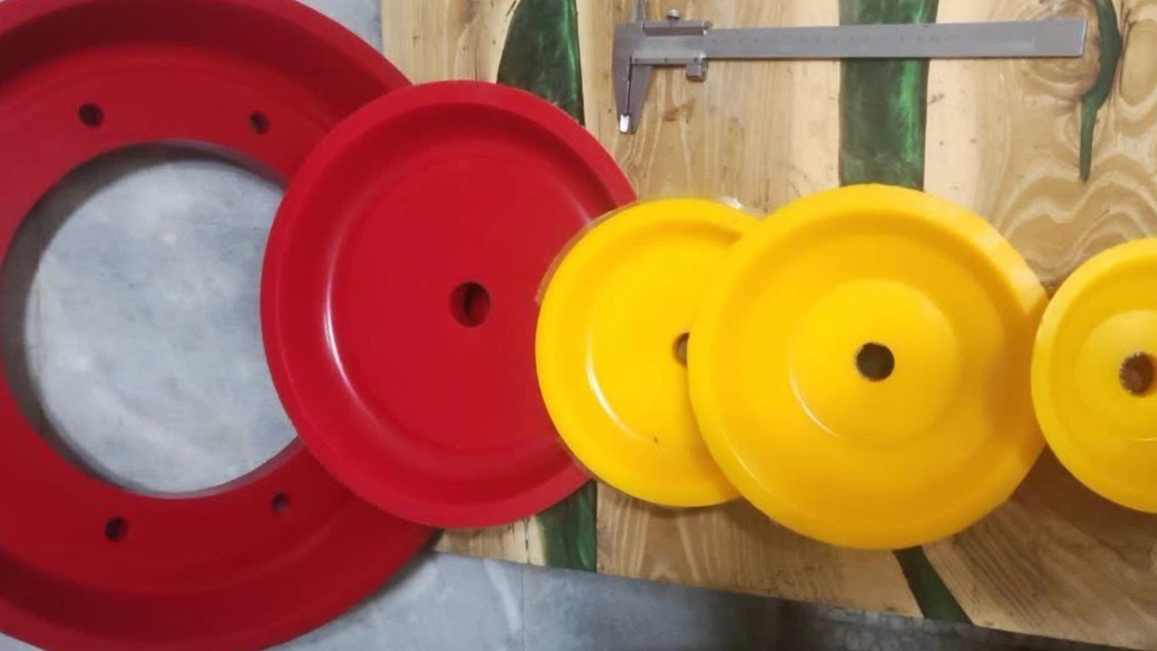 Sale of cleaning cups of different sizes for pipelines in Tehran