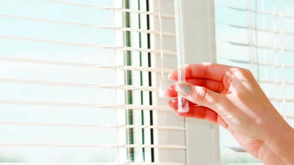 Buying shutters in Lahijan