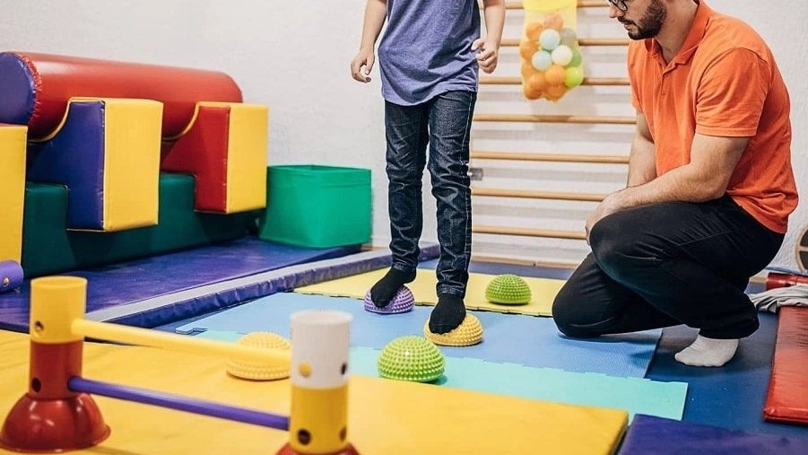 Noural occupational therapy and speech therapy, autism and stuttering treatment center in Tehran