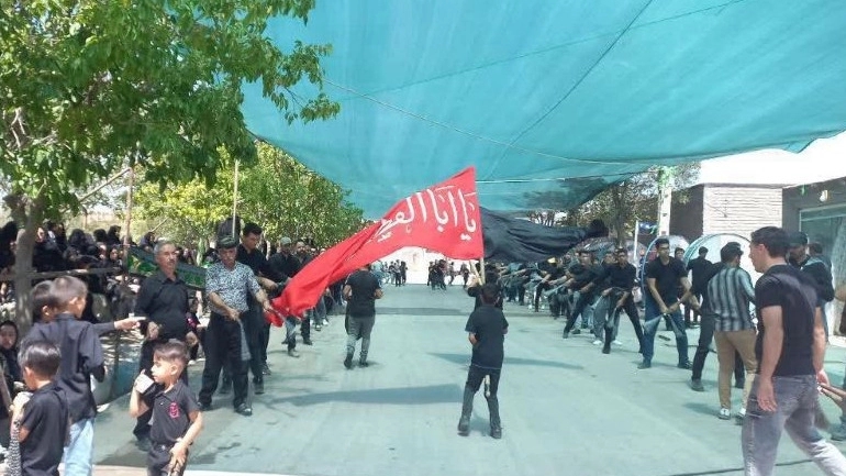 Production and sale of nets for processions and mosques in Babylon