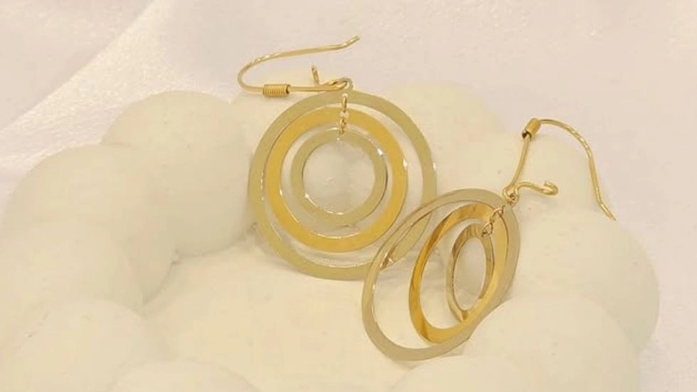 Baran Gold Gallery, selling 18 carat gold in Tehran