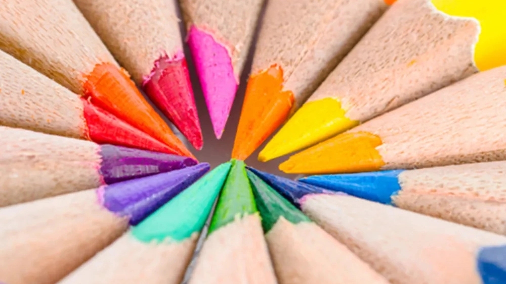 Mashak Eshgh School, teaching visual arts, music and painting in Mehestan Hashtgerd