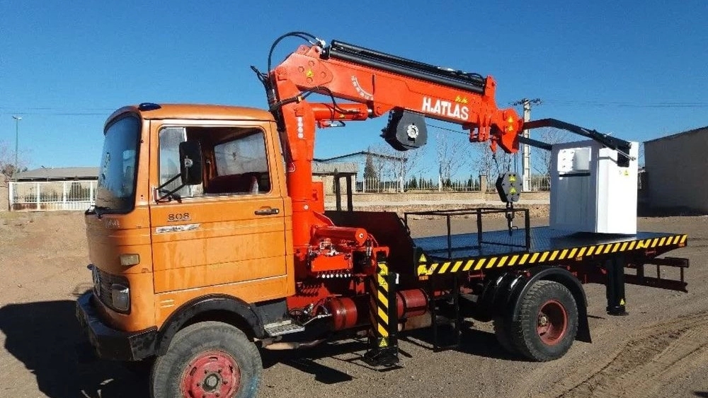 Basket crane rental and transport services for industrial devices and sheds