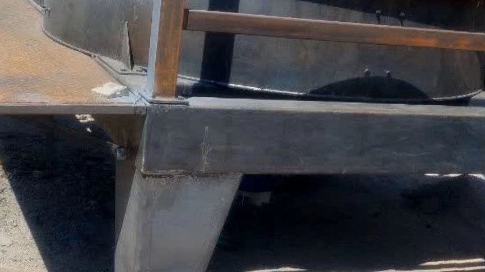 Construction of the initial stages of the 2-meter batching design of Liebher Germany, professional design and production