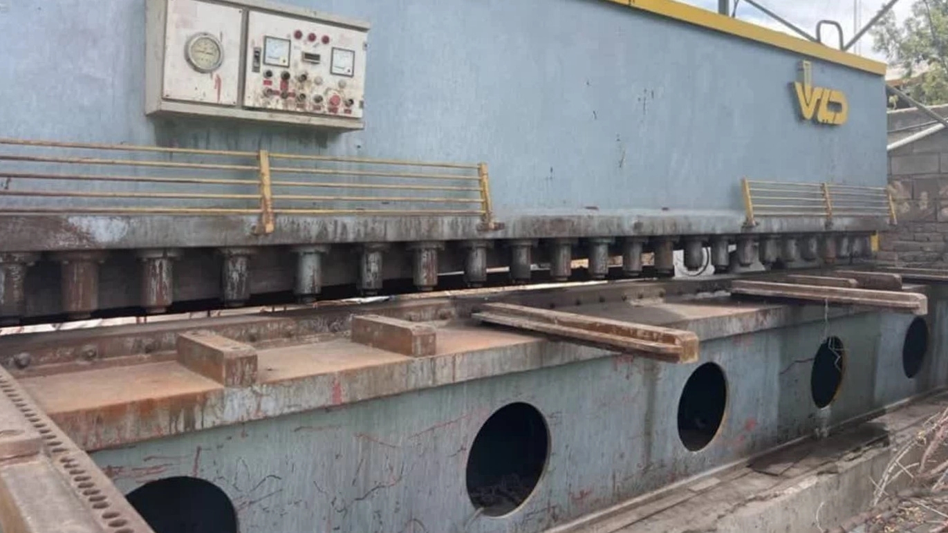 Urgent sale of 6-meter 20-mil diani guillotine, exceptional price and lower than the market