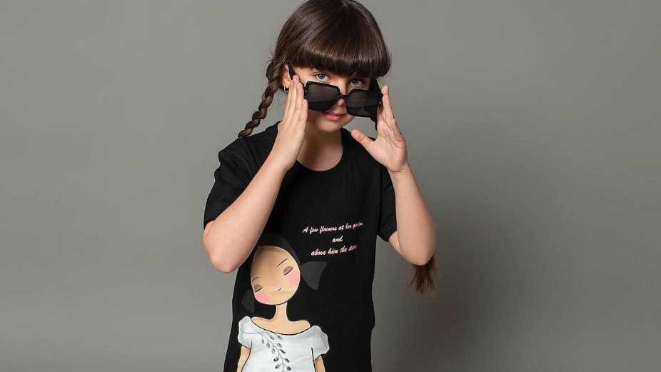 Redline clothing production, production and sale of children's clothes in Tehran