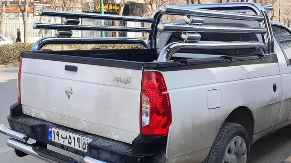 Guard and stirrup store, sales distribution of liner soles and steel shield cover in Isfahan