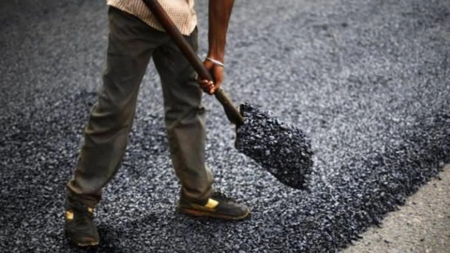 Real estate contracting, installation and implementation of Qirguni Izogam and asphalt in Hamedan
