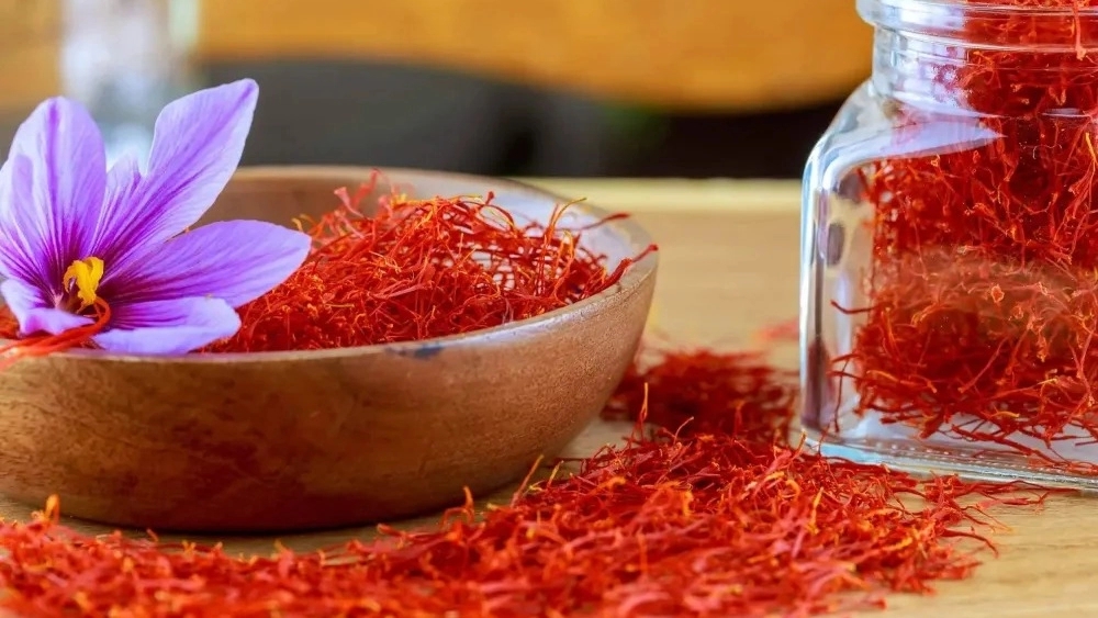 Sargol Narme store, production and sale of premium saffron in Karaj