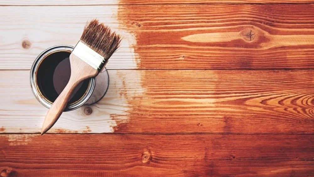 White wood painting workshop, bedroom and dining room furniture painting in Malair